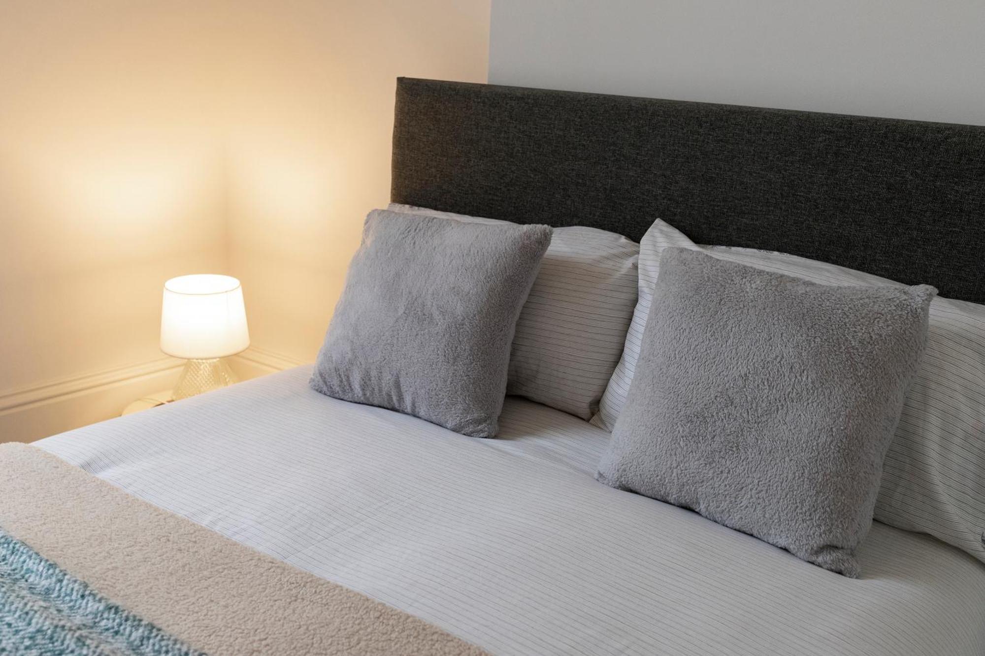 Seaside Serenity: Stylish Sea View Apartments In ハーン・ベイ エクステリア 写真